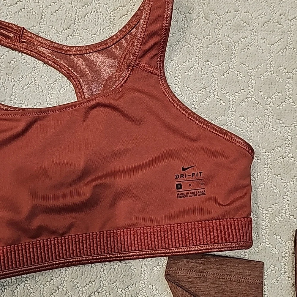 Nike Womens Shimmer Copper Sports Bra & Leggings Set